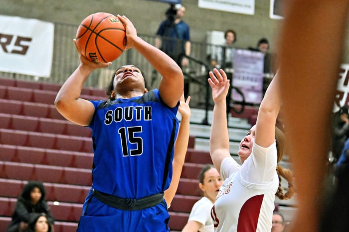 a South Medford Mission Hills girls basketball Oregon POA Holiday Classic December 30 2023 Leon Neuschwander 27